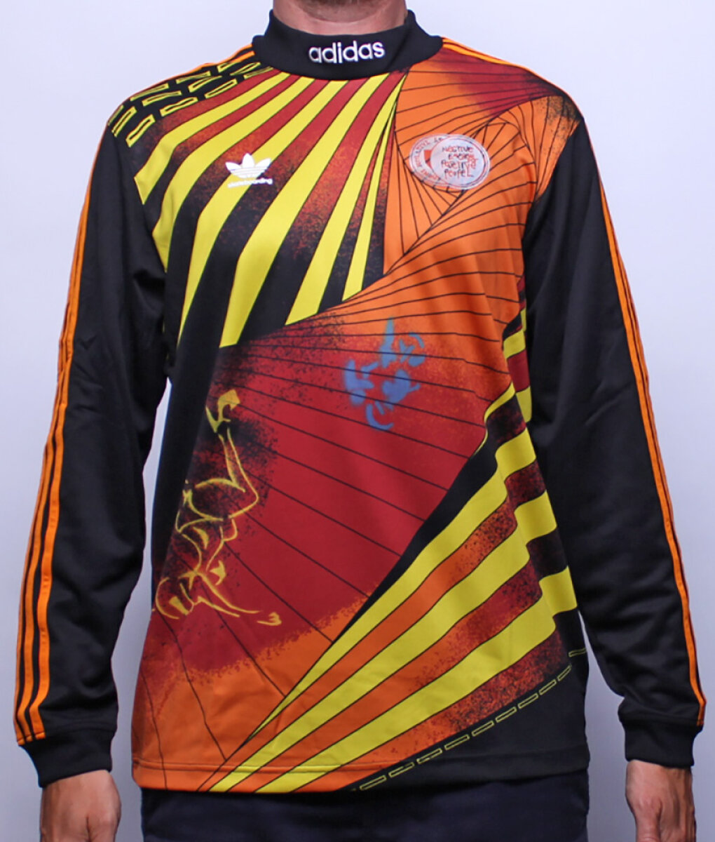 L S Nakel Jersey T shirts fra Adidas Skateboarding Sidewalk Skateshop