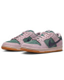 Nike SB - Dunk Low Pro
